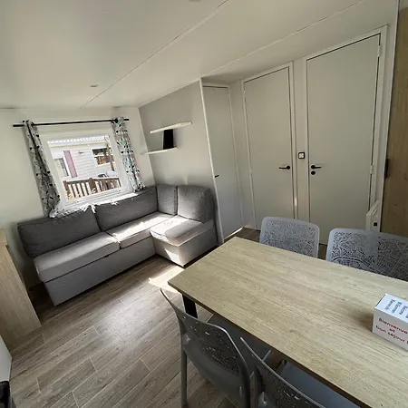 Confort 8 Pers Campsite *