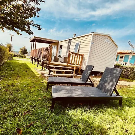 Camping La Bulle Des *